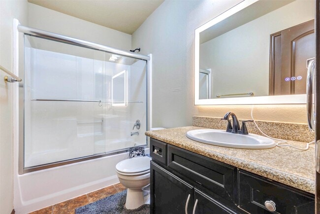 Building Photo - 940 Oak Lynn Dr