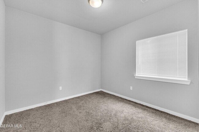 Building Photo - 11364 Santa Barbara