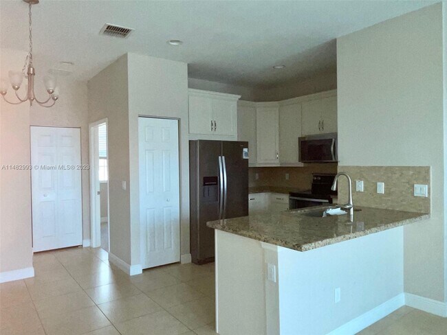 Primary Photo - 2929 SW 119th Way