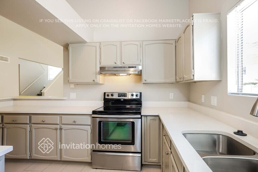Building Photo - 517 E Kerry Ln