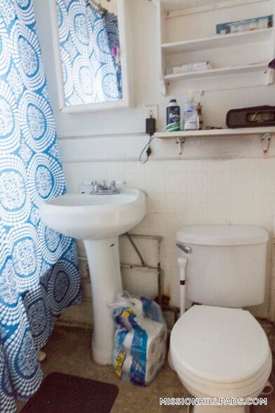 Building Photo - 895 Huntington Ave