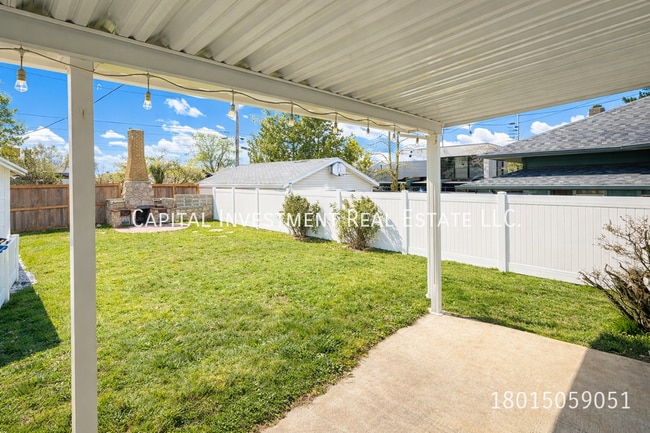 Building Photo - 1452 Hollywood Ave