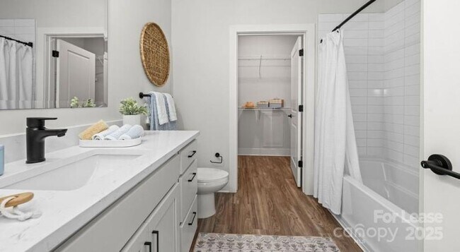 Building Photo - 104 Herrings Grn Lp