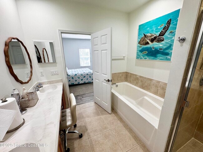 Building Photo - 121 Majestic Bay Ave