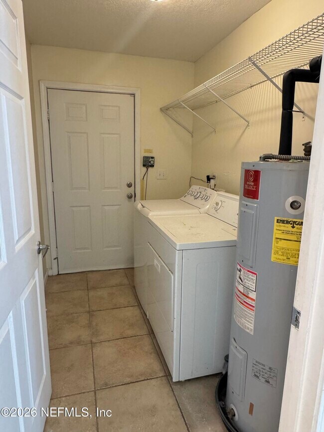 Building Photo - 5227 Bunche Dr