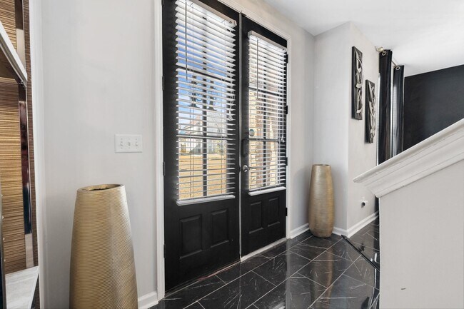 Building Photo - 7911 Pinefrost Ln