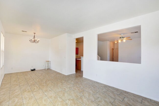 Building Photo - Beautiful 4-Bedroom Home in Gated Summerli...