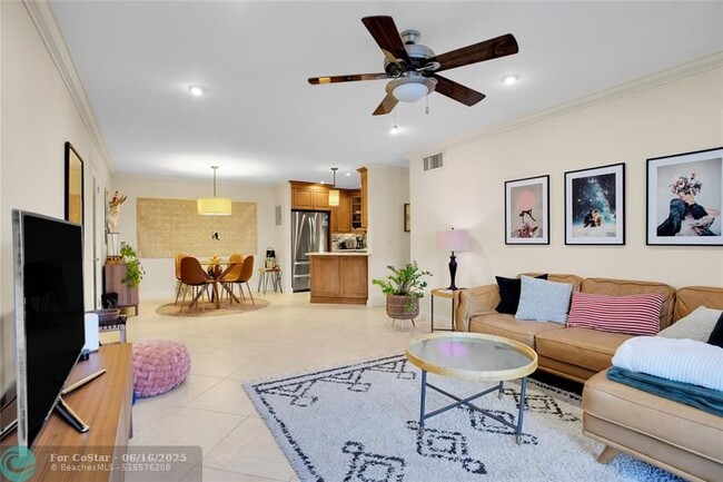 Building Photo - 6253 Bay Club Dr