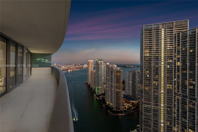 Building Photo - 200 Biscayne Blvd Way