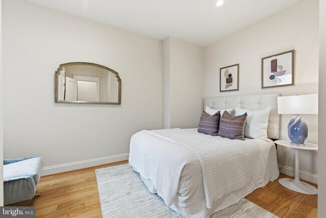 Building Photo - 1319 East Capitol St SE