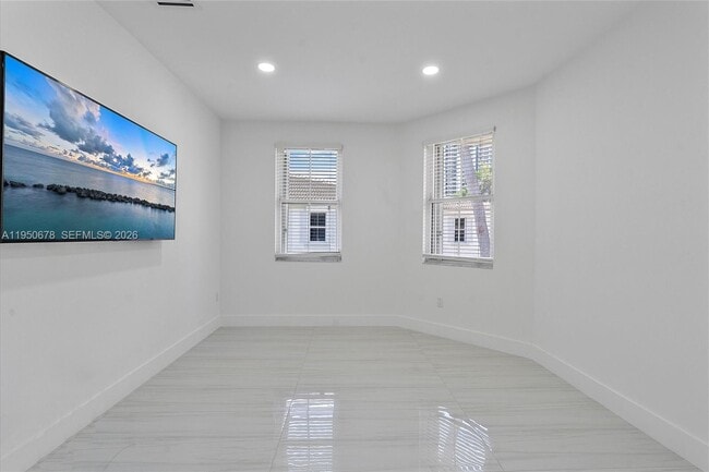 Building Photo - 21301 NE 38th Ave