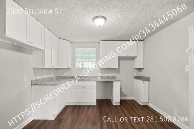 Building Photo - 2000 Bellview St
