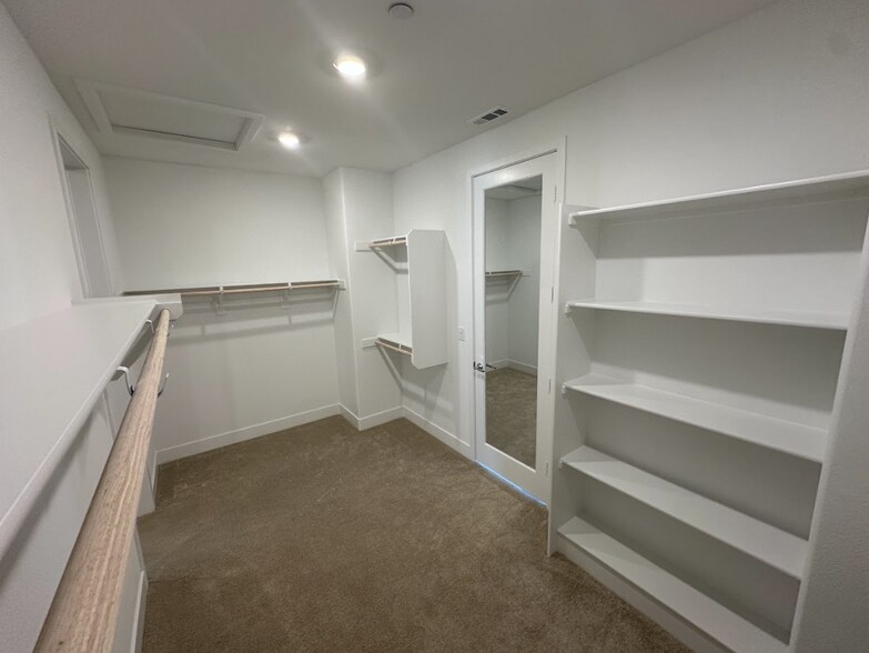 Building Photo - 24392 Calle La Roca