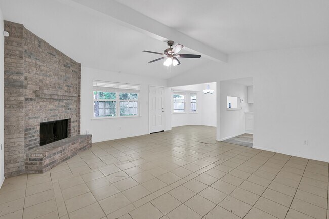 Building Photo - 3 W Woodtimber Ct