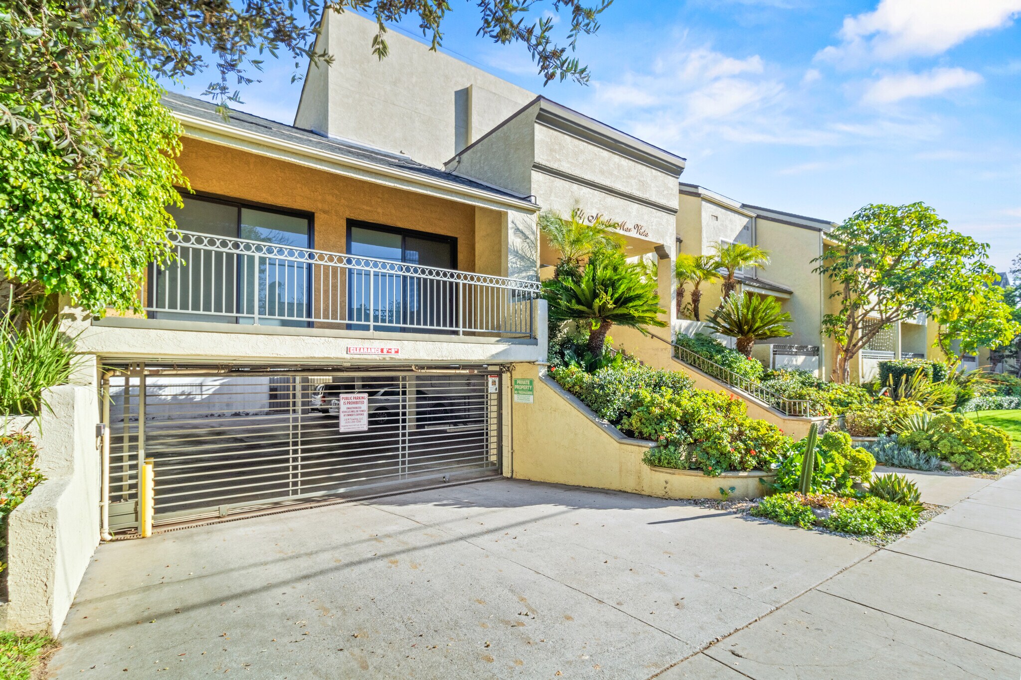 Building Photo - 64 N Mar Vista Ave