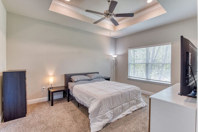 Building Photo - 5458 Leeds Ln