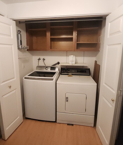 Building Photo - 5420 Sylmar Ave