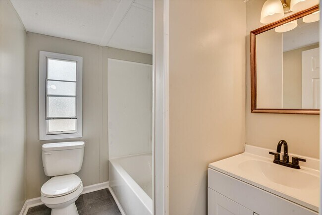 Building Photo - 1261 Lone Oak Ct