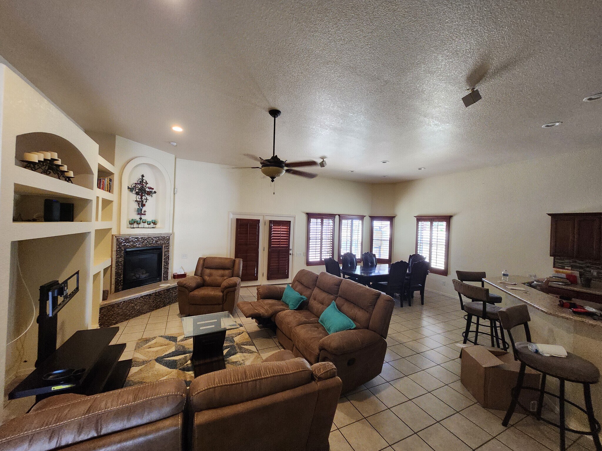 Building Photo - 3637 Tierra Vergel