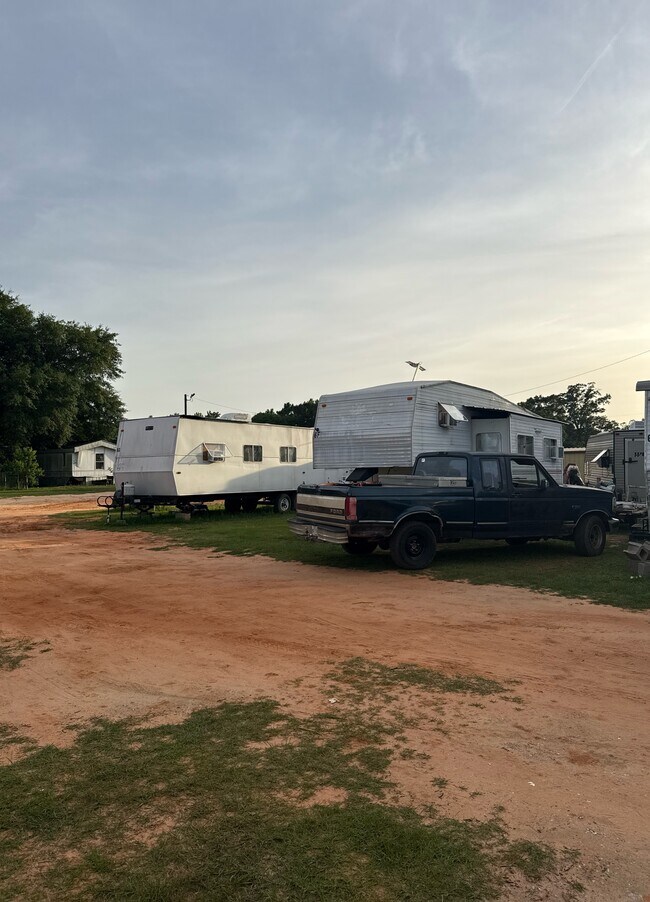 Building Photo - Multi mart RV Park