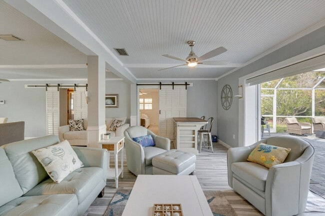 Building Photo - 6908 Antigua Pl