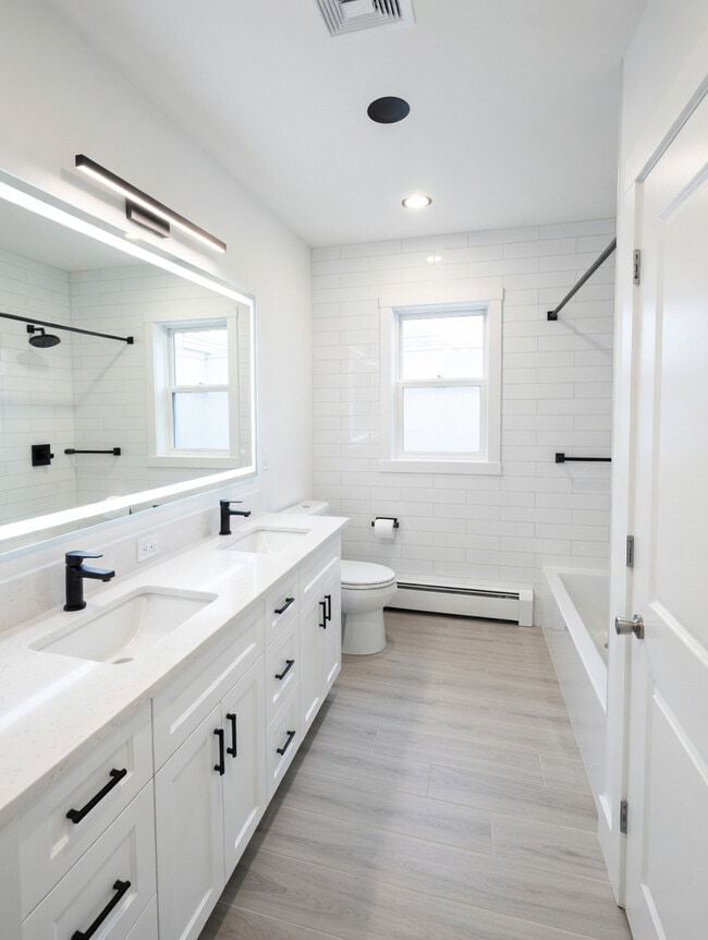 Building Photo - 3336 Overland Pass