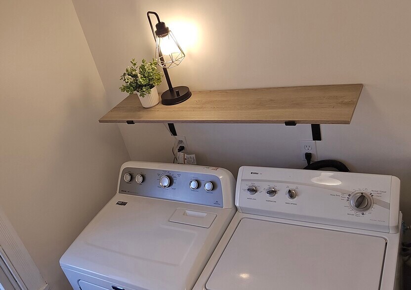 Building Photo - 100 Melvin Ave