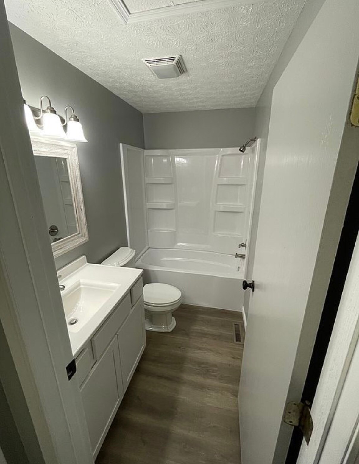 Building Photo - 1662 Blackhorse Ln