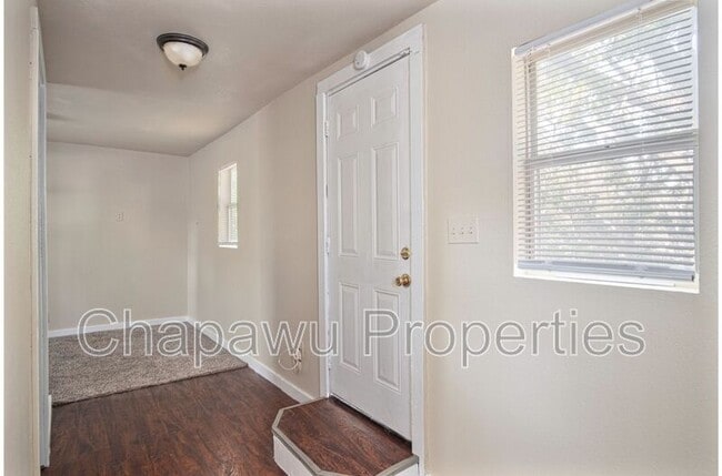 Building Photo - 526 Cooper St