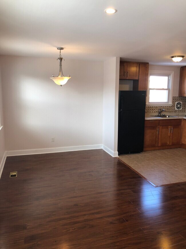 Building Photo - 203 Alnus St