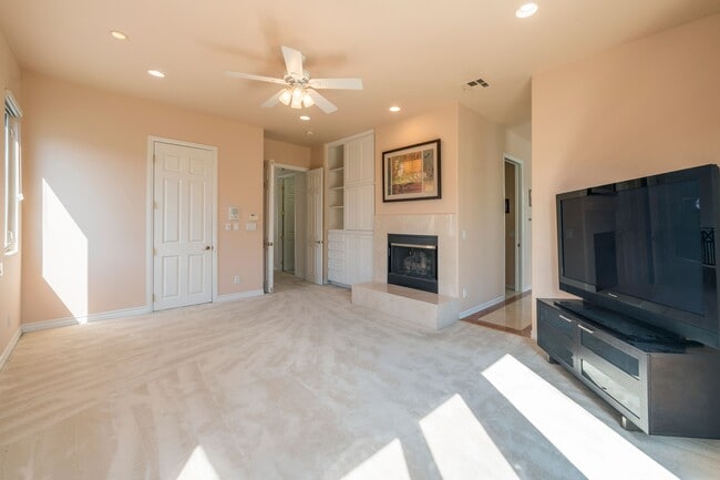 Building Photo - 1300 Elm Ave