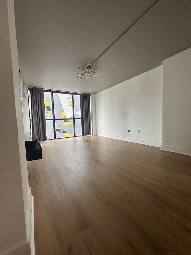 Building Photo - 1280 W Peachtree St NW