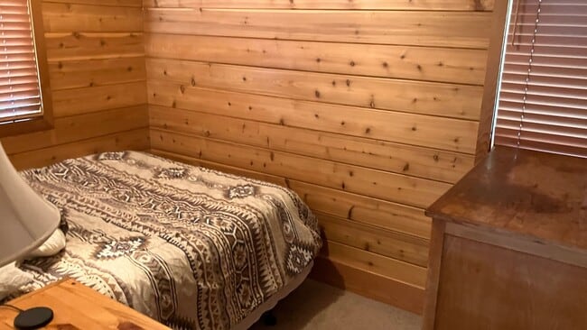 Building Photo - 974 Gold Tip Ave