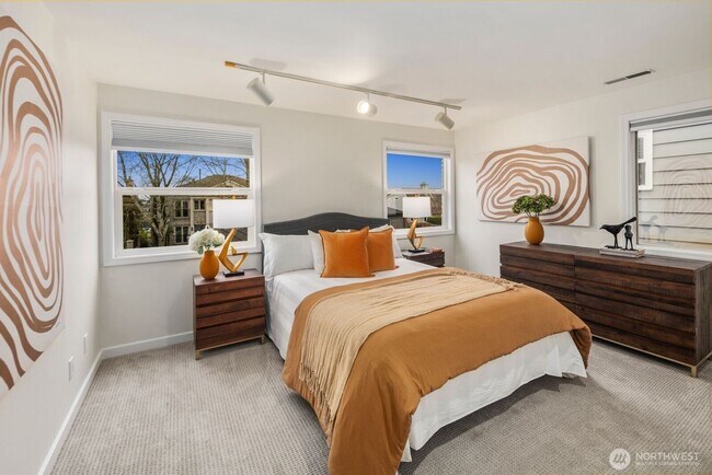 Building Photo - Exceptional Magnolia Home - Rare opportunity to live in Seattles Premier  Neighborhood