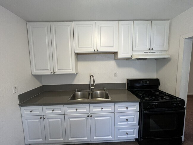 Building Photo - 3333 Belden St