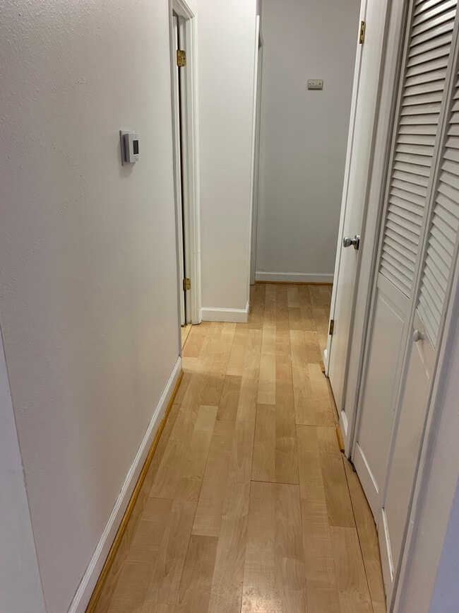 Building Photo - 591 Britmore Ct