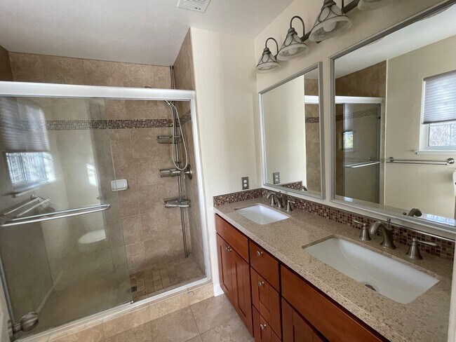 Building Photo - 1803 Carneros Cir