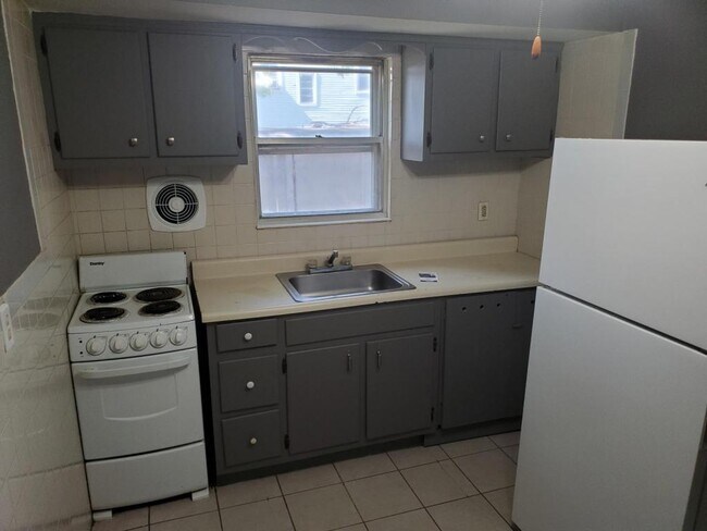 Building Photo - 16 Hancock St