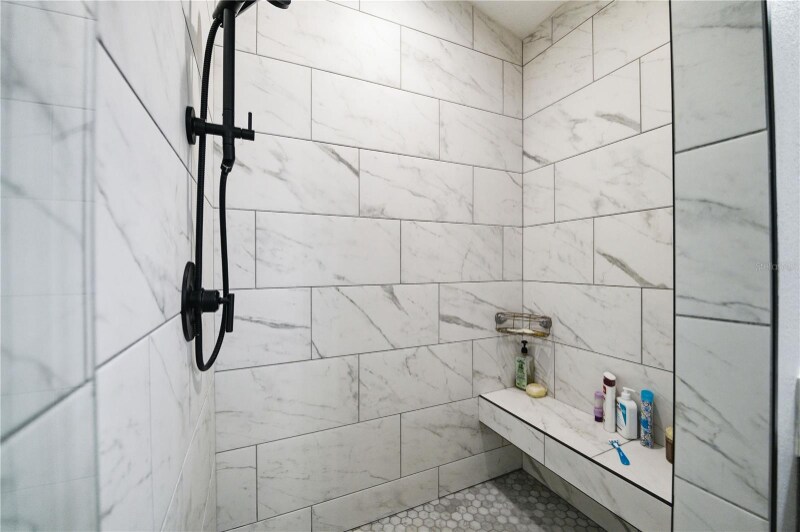 Building Photo - 7044 Woodhall Ave