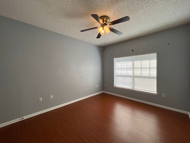 Building Photo - Lake Mary-Sanford area 2 bedroom 2 bath co...