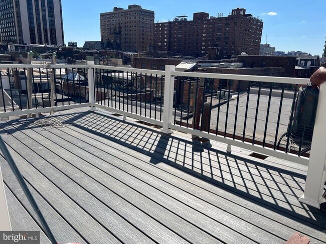 Building Photo - 2008 Chestnut St