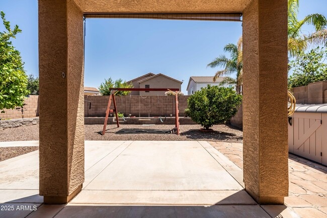 Building Photo - 2177 W Agrarian Hills Dr