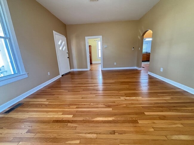 Building Photo - 14 W Carrollton Ave