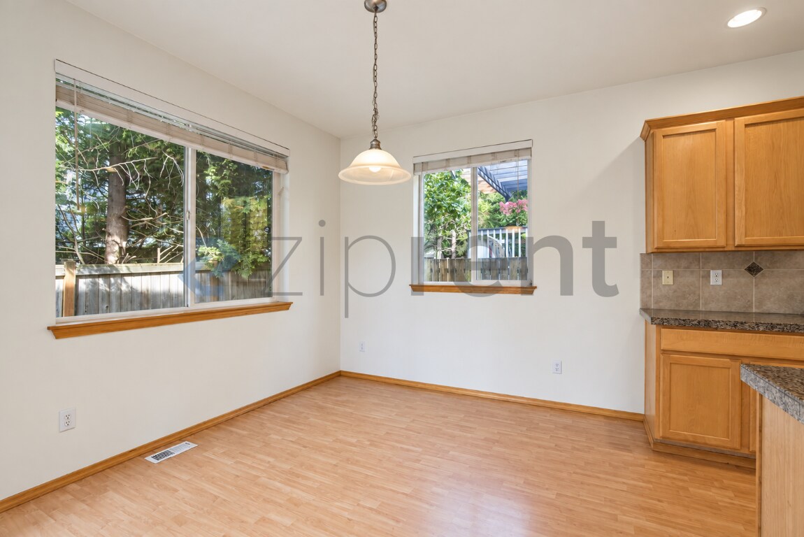 Building Photo - Unit N/A