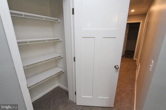 Building Photo - 8 Conover Ln