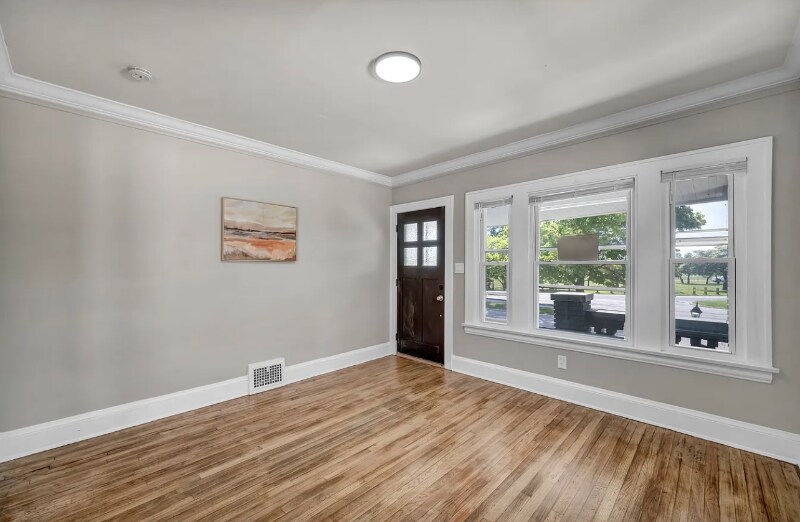 Building Photo - 11125 Melba Ave