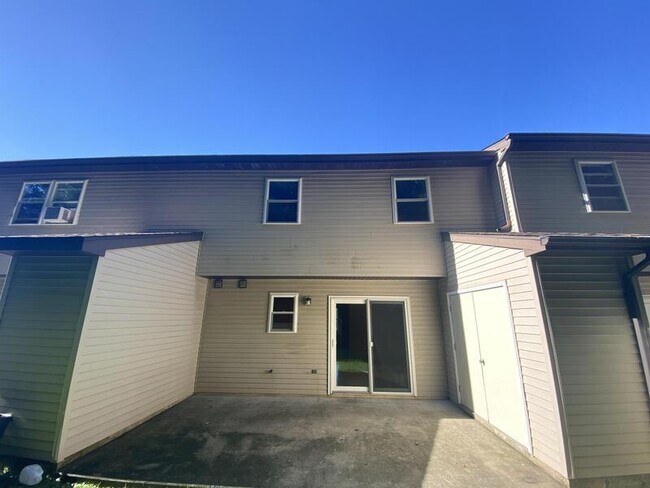 Building Photo - 214 Magnolia Dr