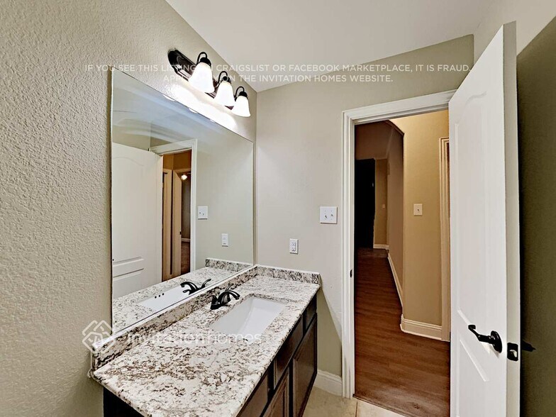 Building Photo - 1628 Signature Dr