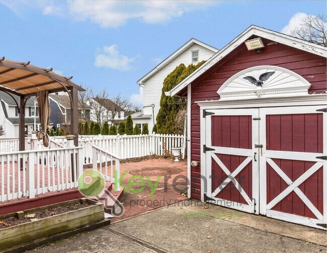 Building Photo - No Broker Fee | Spacious 3-Bed, 2-Bath Nutley Home with Bonus Office & Gourmet Kitchen