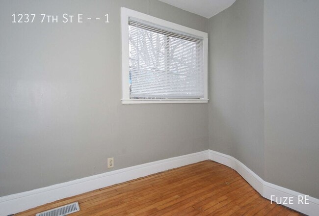 Building Photo - 1237 7th St E